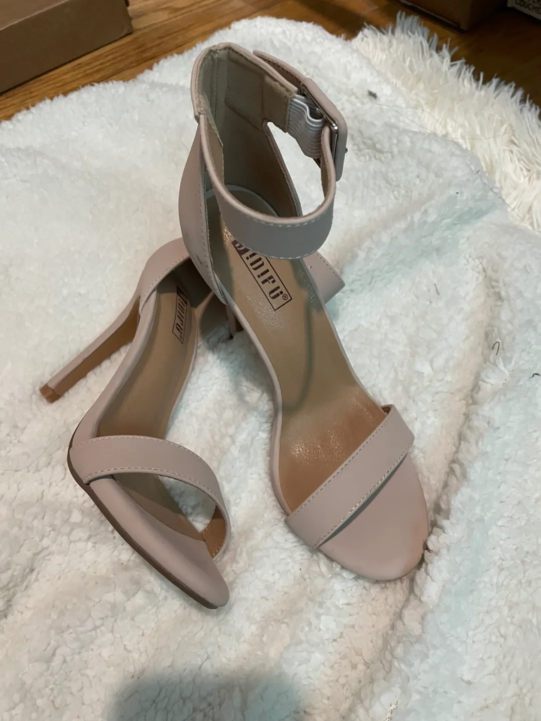 BRAND NEW Nude Ankle Strap Heels - Size 5.5 thumbnail