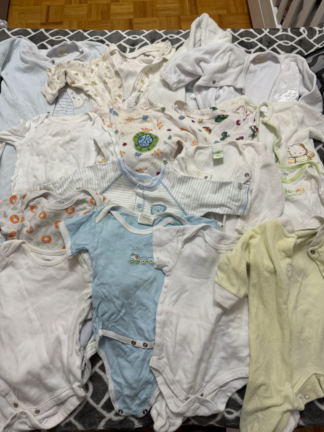 Mixed Baby Clothes Bundle 0-9 months with free baby stuff thumbnail