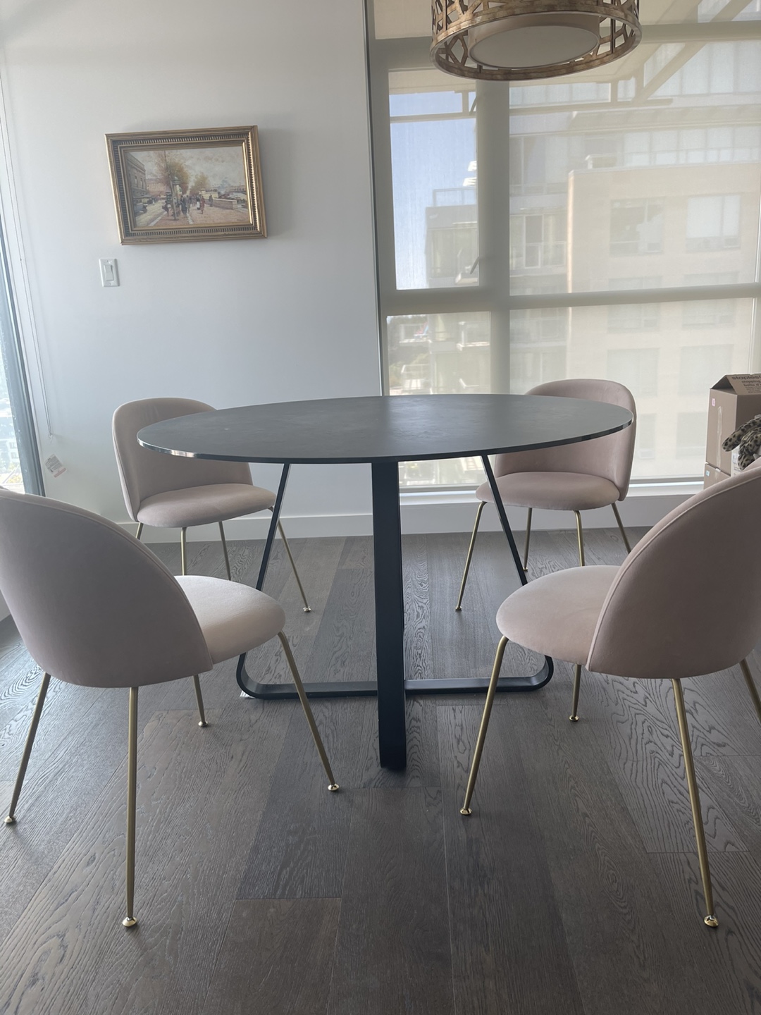 Round Dining Table with 4 Chairs