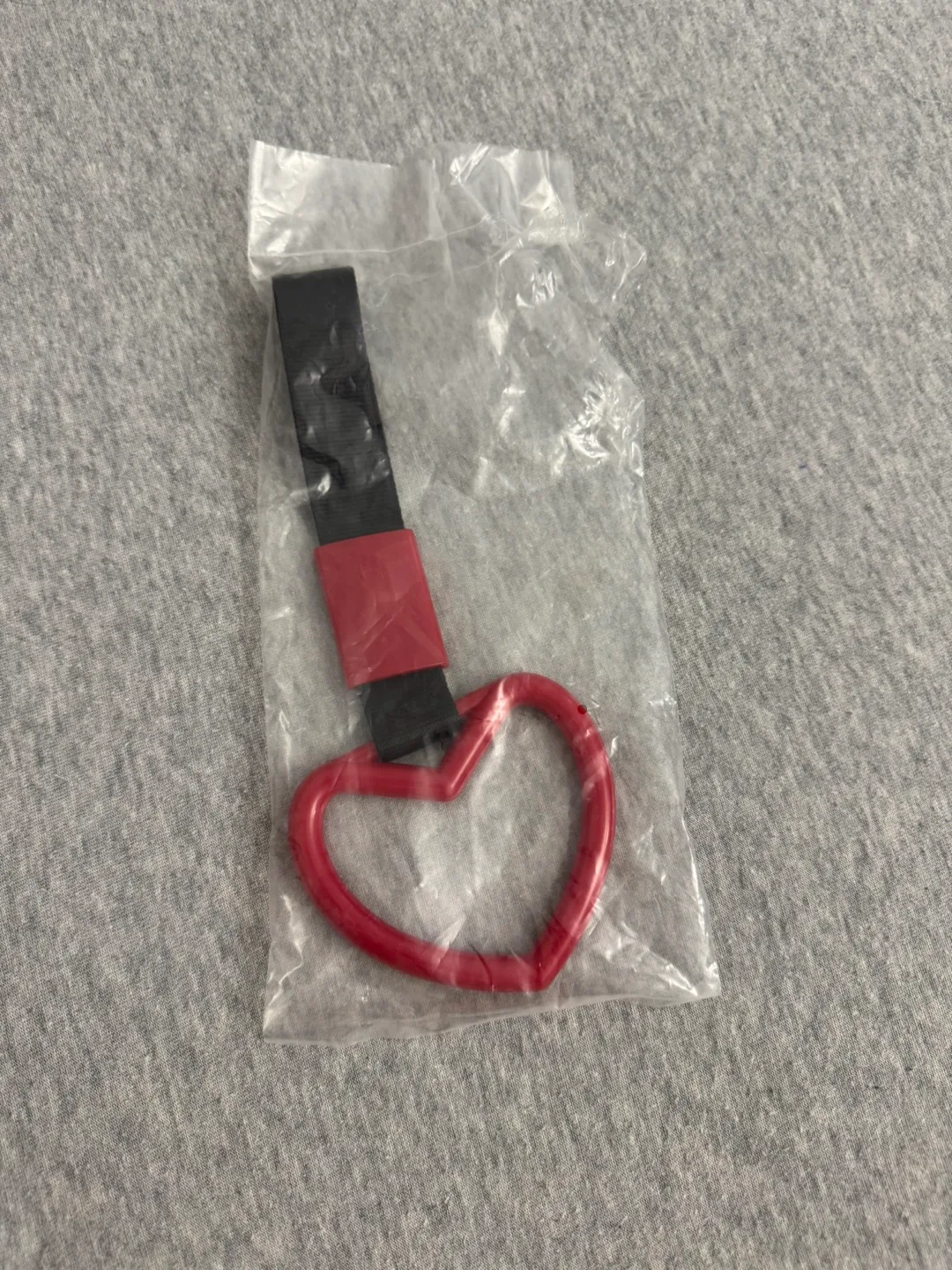 Red Heart-Shaped Car Handle Strap - New thumbnail