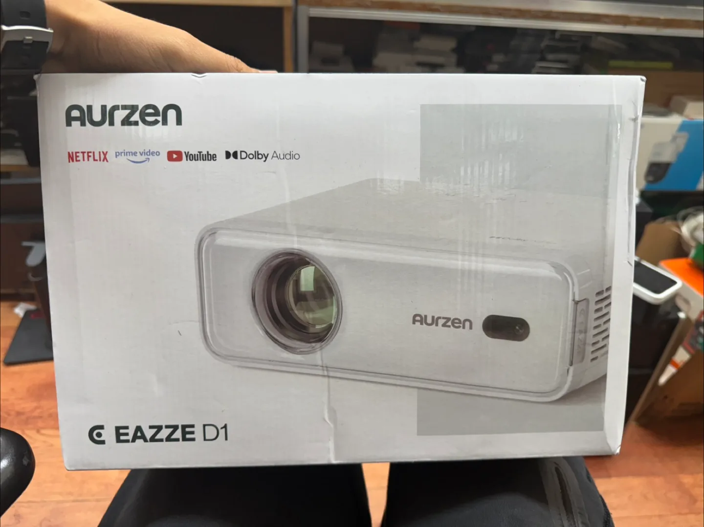 Aurzen Eazze D1 Projector - Like New! thumbnail