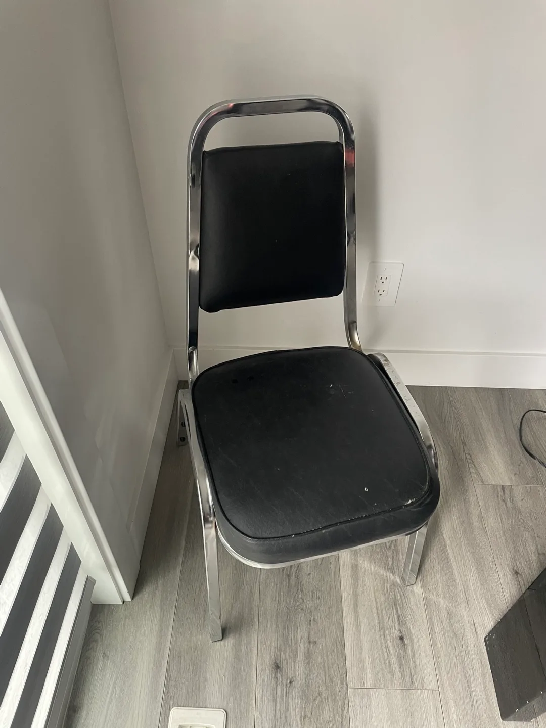 Chrome Frame Black Vinyl Chair thumbnail