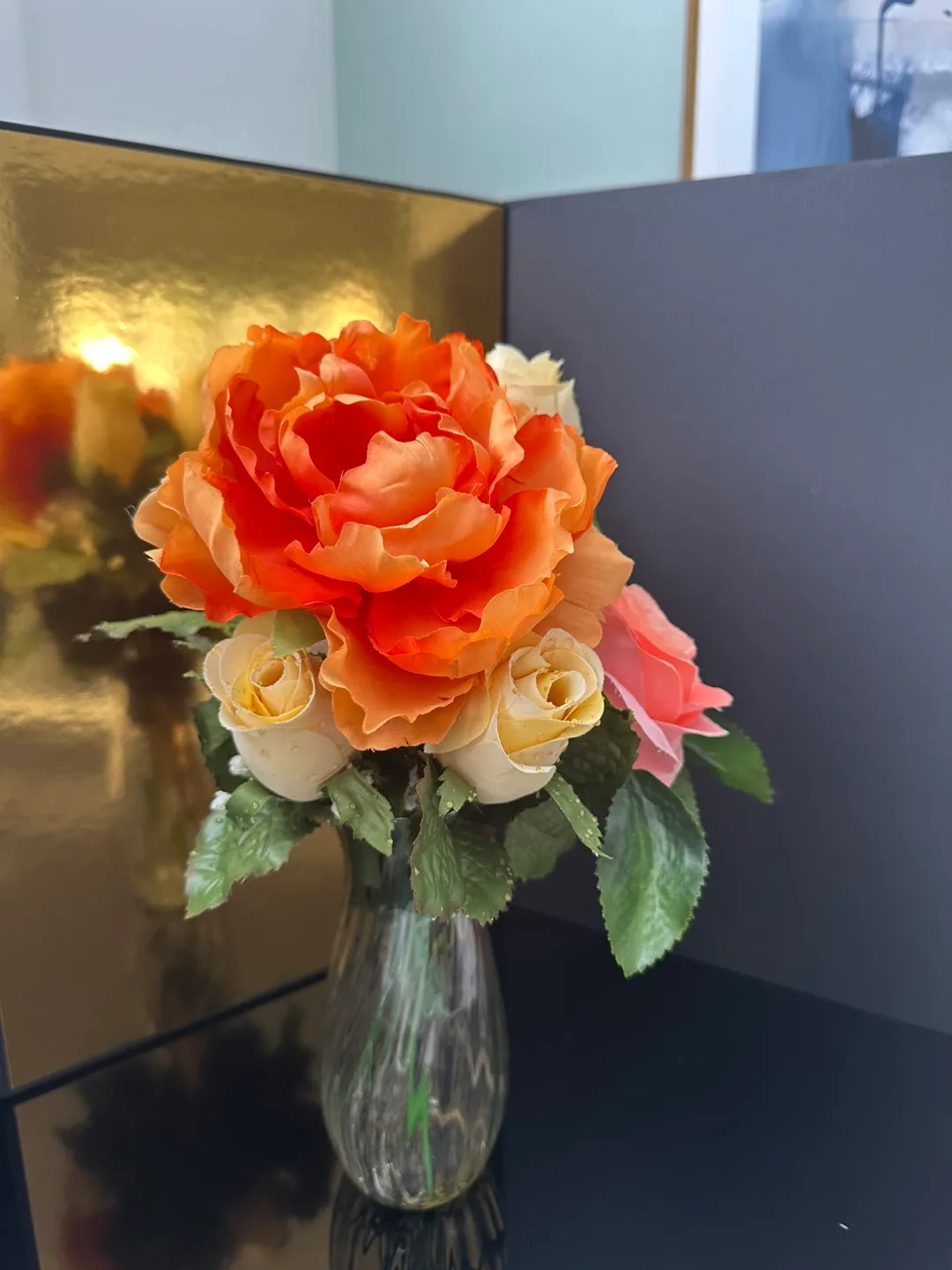 Artificial Flower Arrangement in Vase image indicator(2)