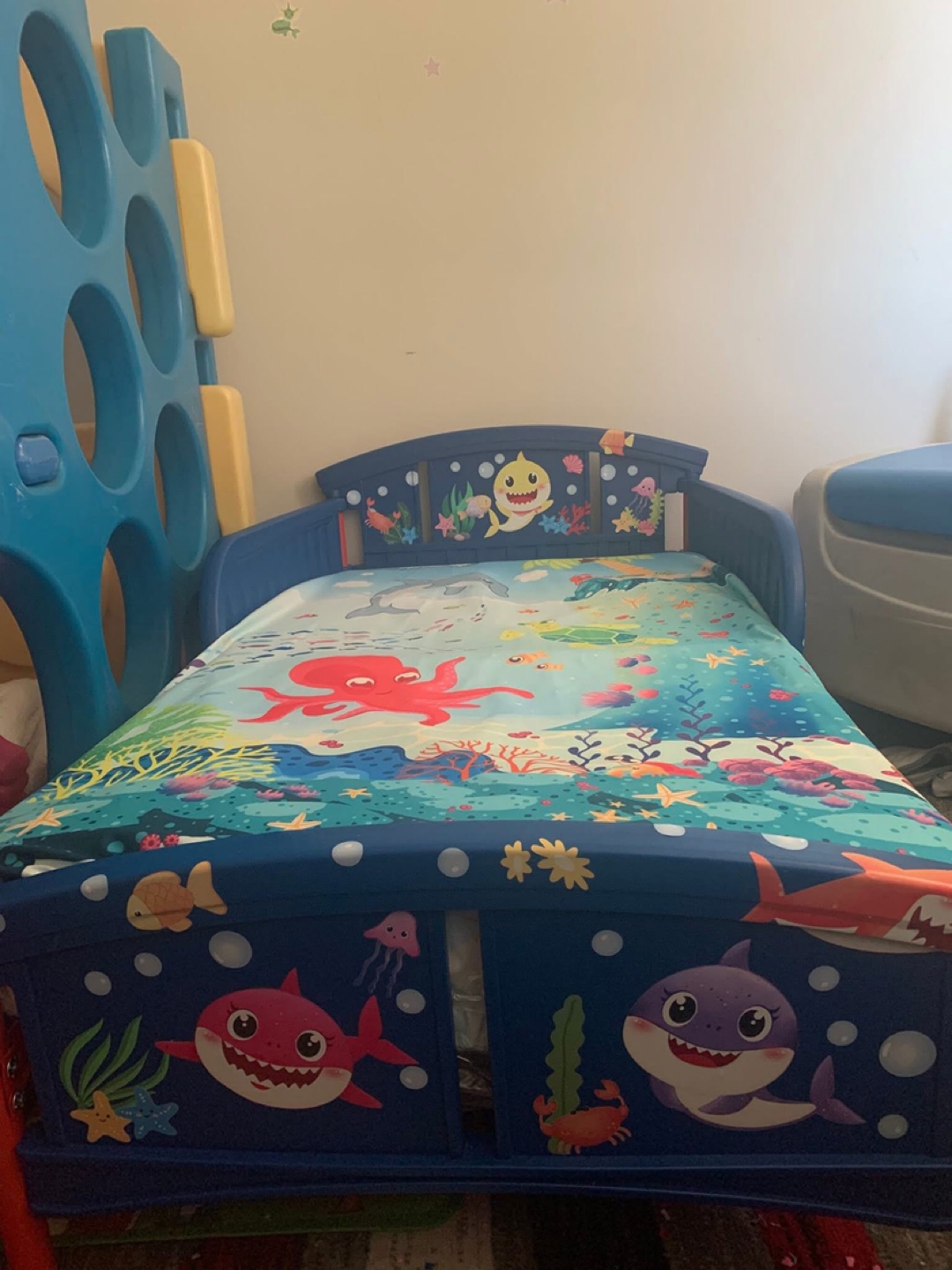 Baby Shark Toddler Bed - Great Condition!  🇨🇦