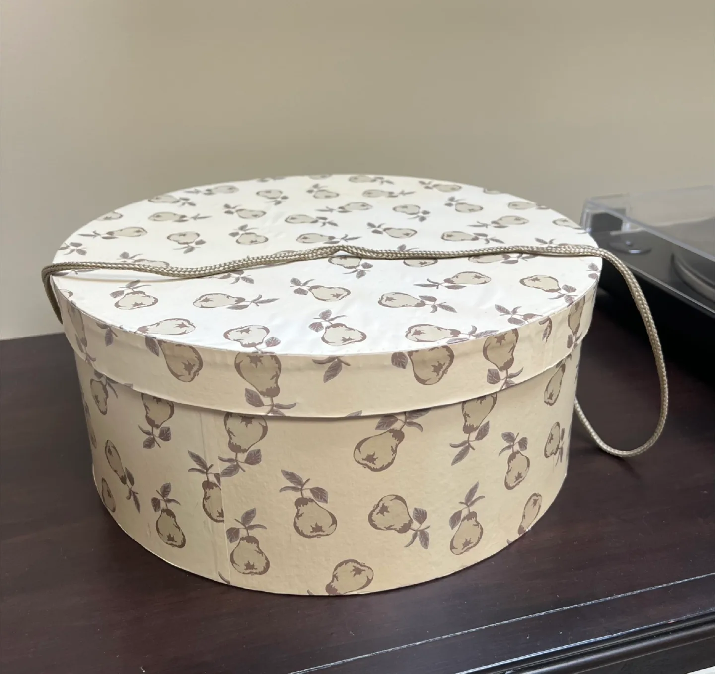 Vintage Hat Box/Storage thumbnail