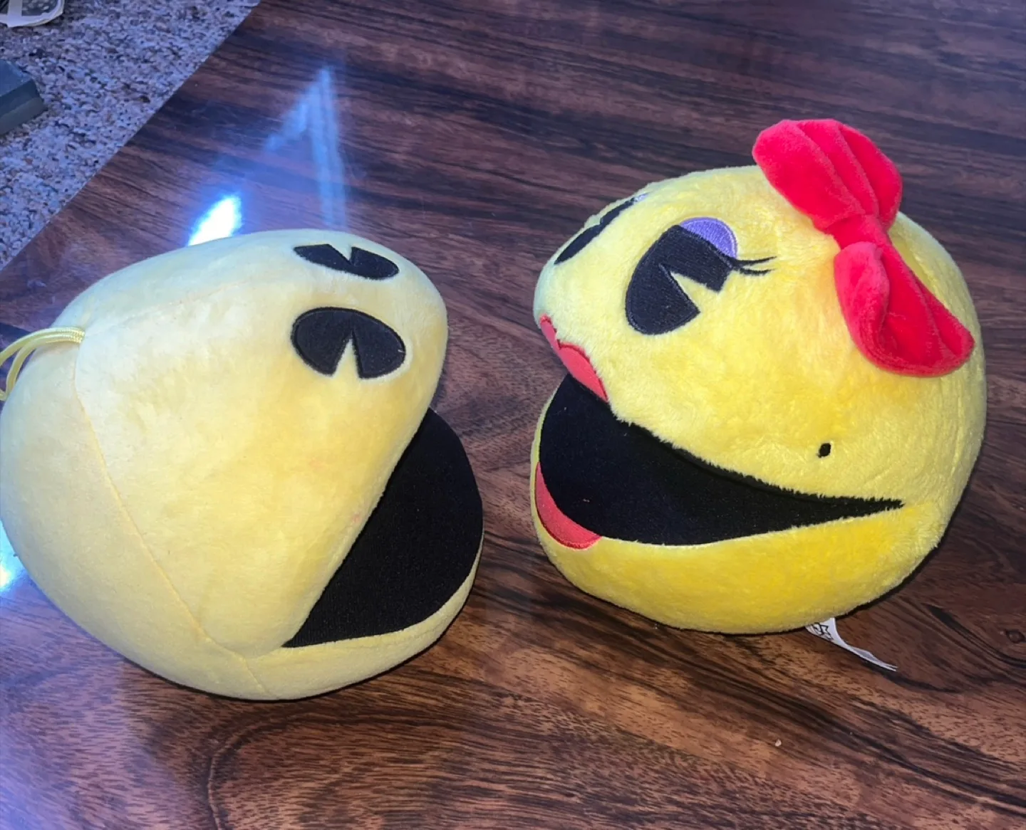 Pac-Man & Ms. Pac-Man Plush Toys image indicator(7)