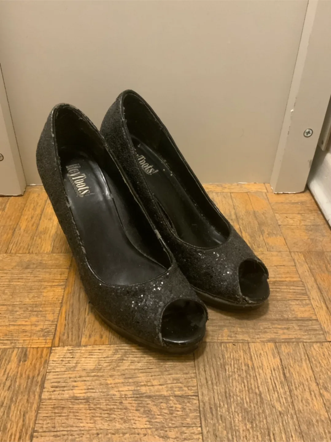 Hey Toots! Black Sequins Heels 🇨🇦 thumbnail