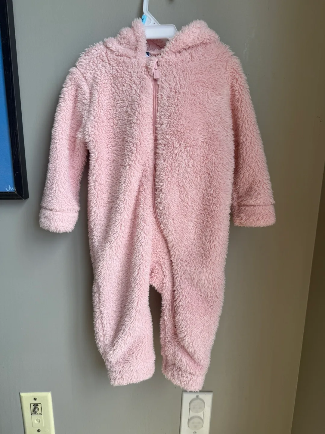 🇨🇦Old Navy Pink Bear Sherpa Onesie - 12-18 Months image indicator(2)