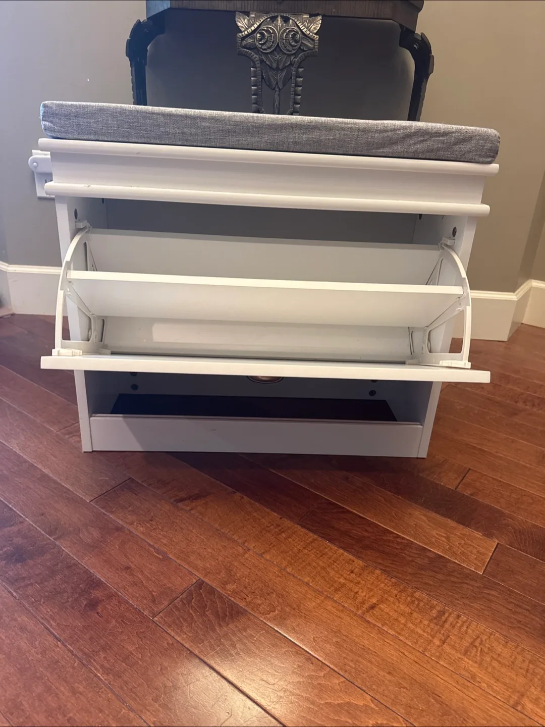 White Shoe Storage Bench with Cushion image indicator(2)