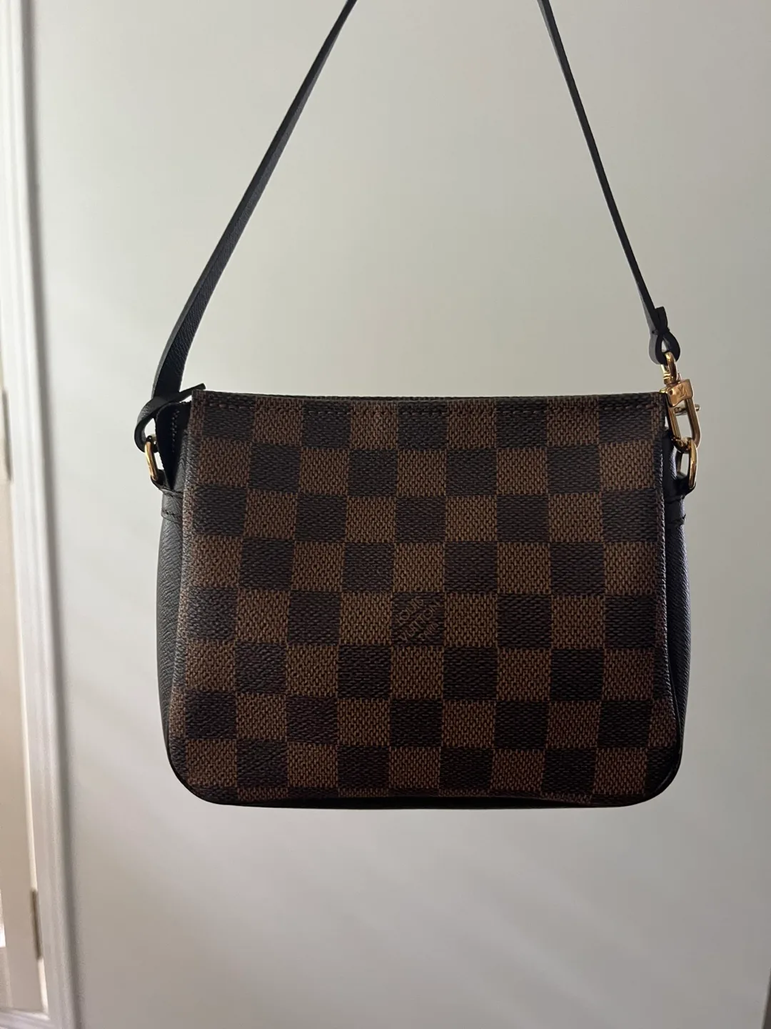 Louis Vuitton Damier Ebene Pochette thumbnail