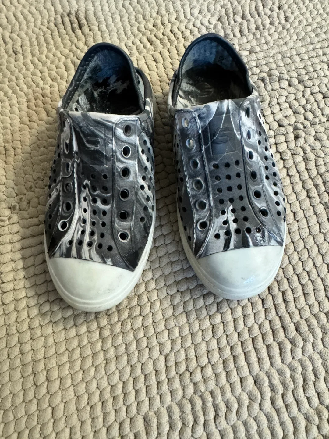 Like new Sketcher Kids lighting Shoes Size 11 thumbnail