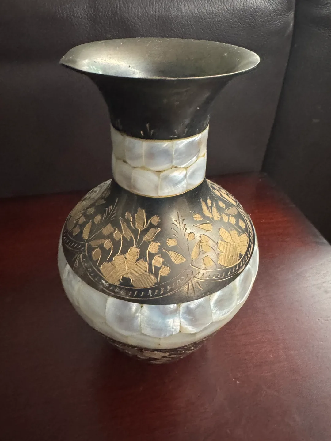 Metal vase with shell detailing thumbnail