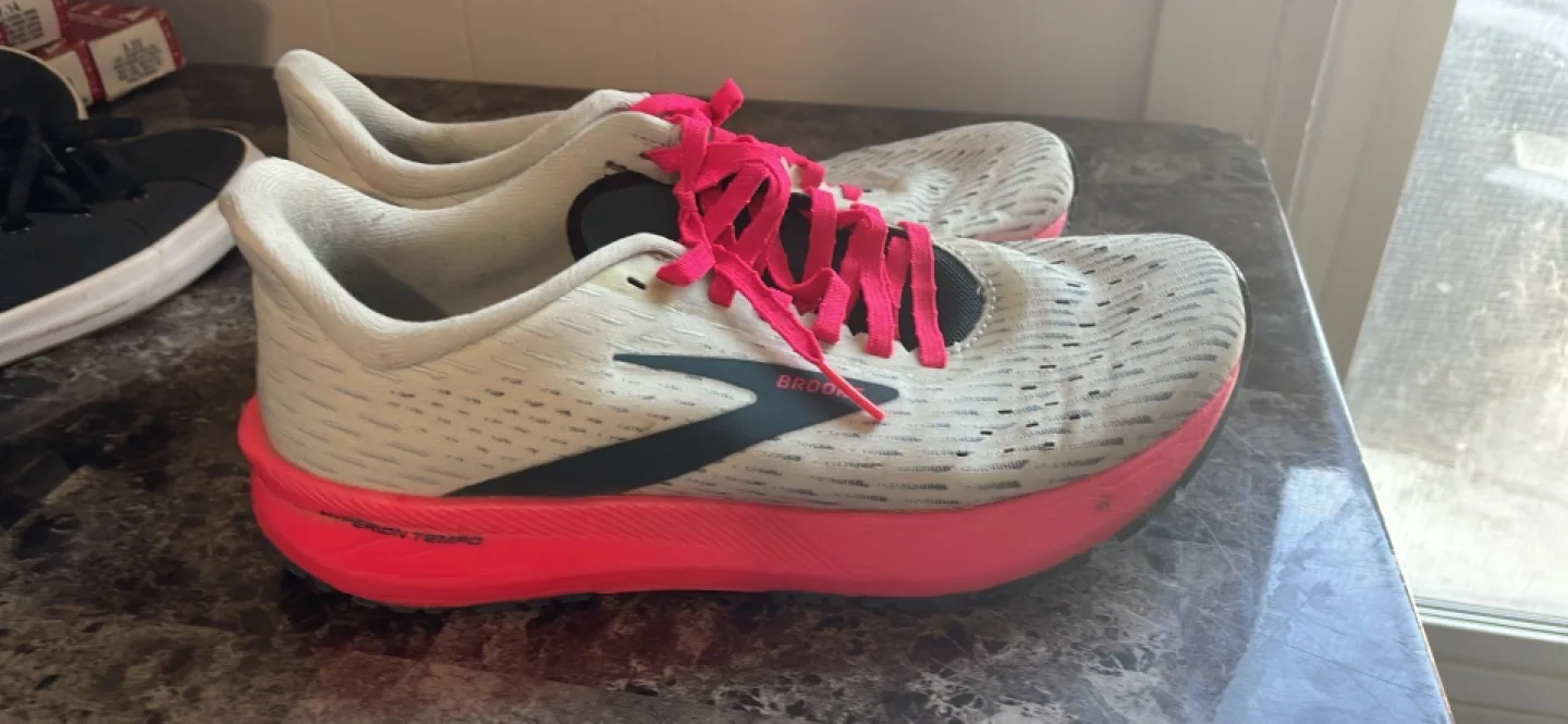 Brooks Hyperion Tempo Running Shoes thumbnail