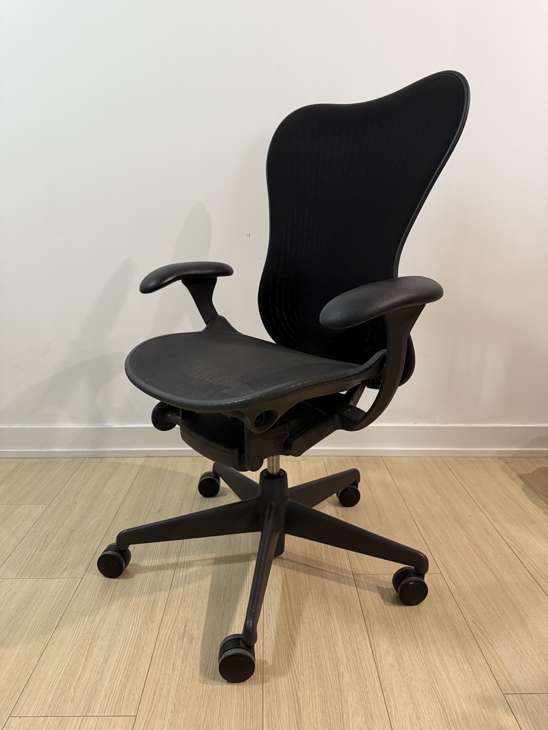 Herman Miller Mirra 2 Ergonomic Office Chair - photo 2