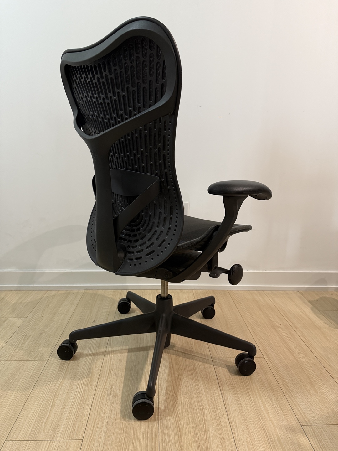 Herman Miller Mirra 2 Ergonomic Office Chair - photo 5