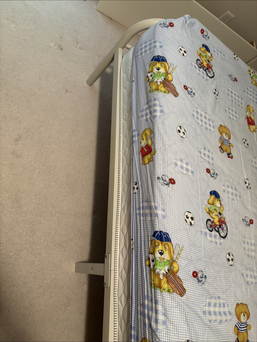 Twin size mattress and bed frame - photo 3