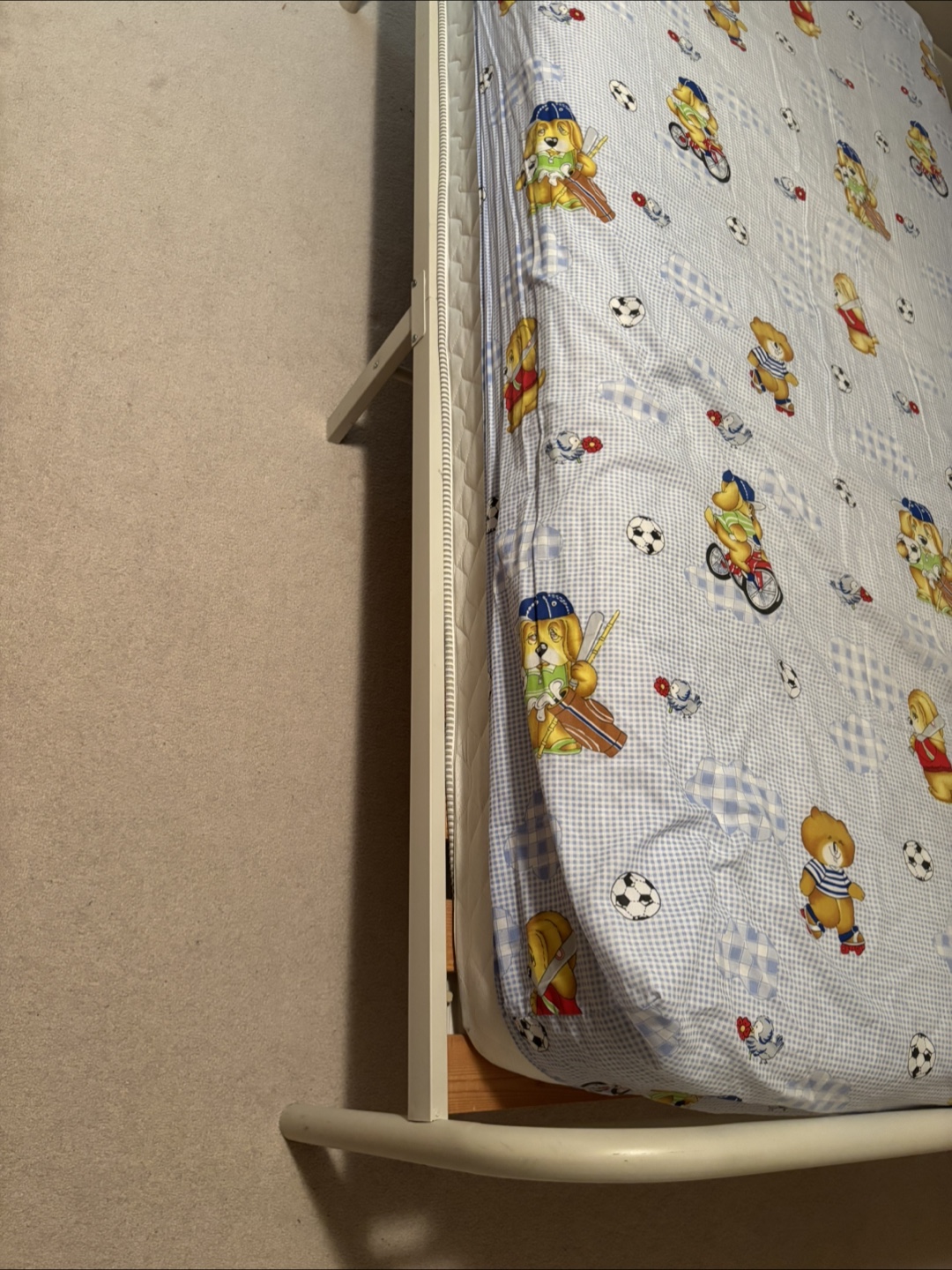 Twin size mattress and bed frame - photo 4