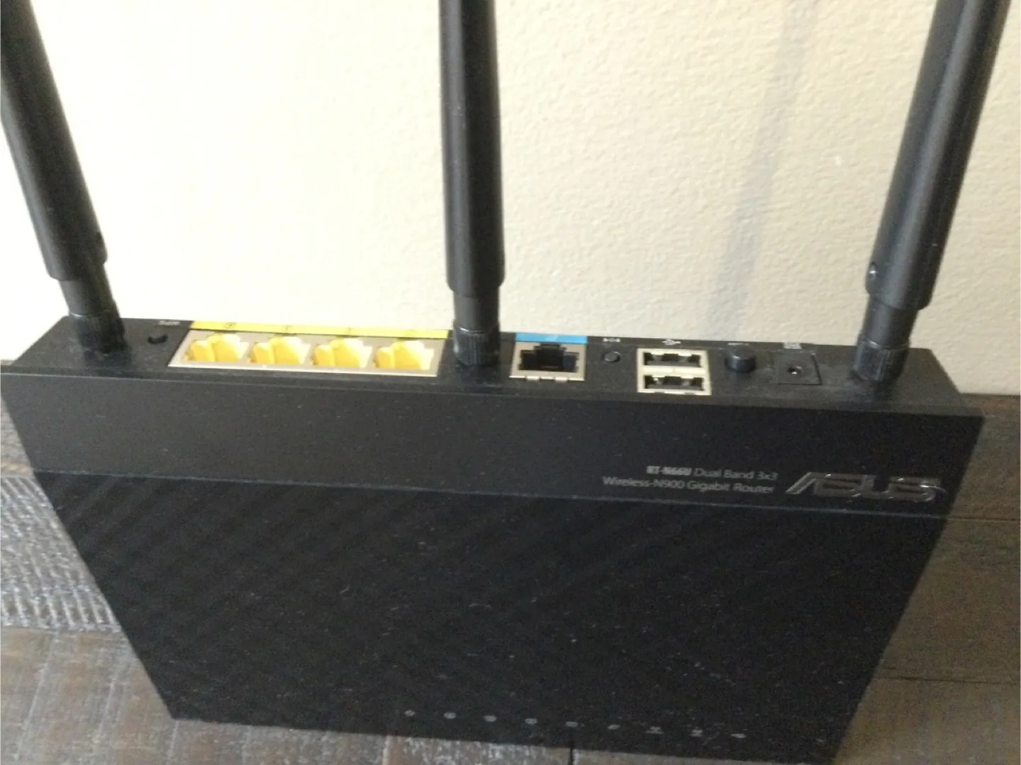 Asus RT-N66U Wireless-N900 Gigabit Router image indicator(2)