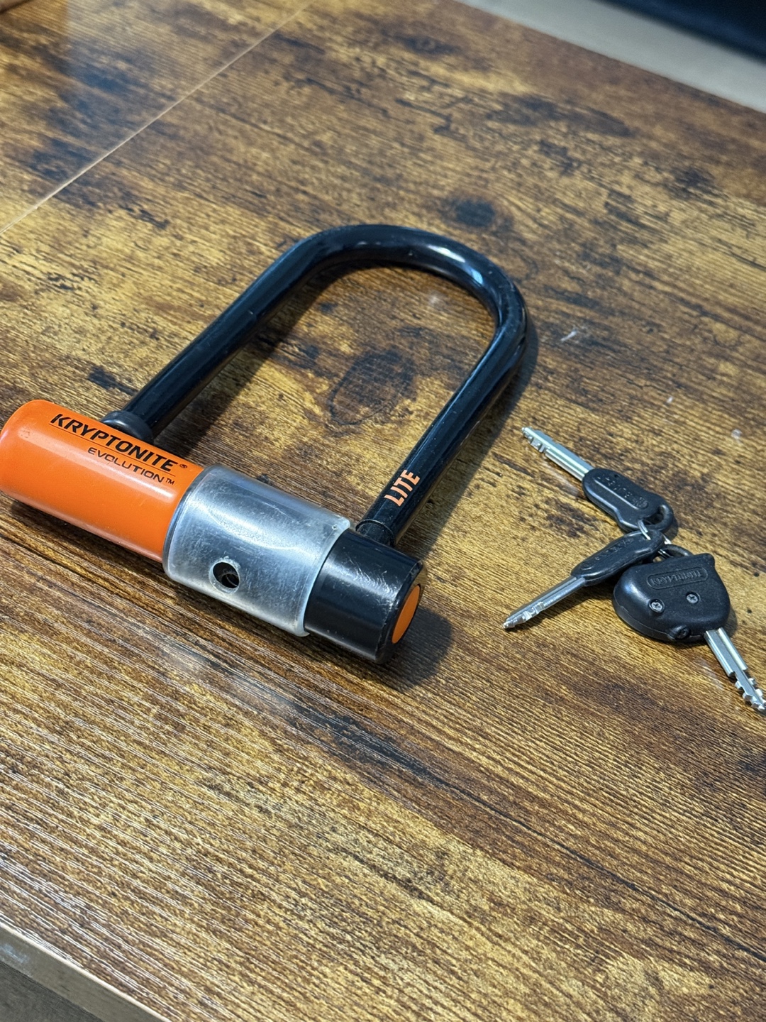 Kryptonite Evolution Lite Mini-6 U-Lock – Includes 3 Keys