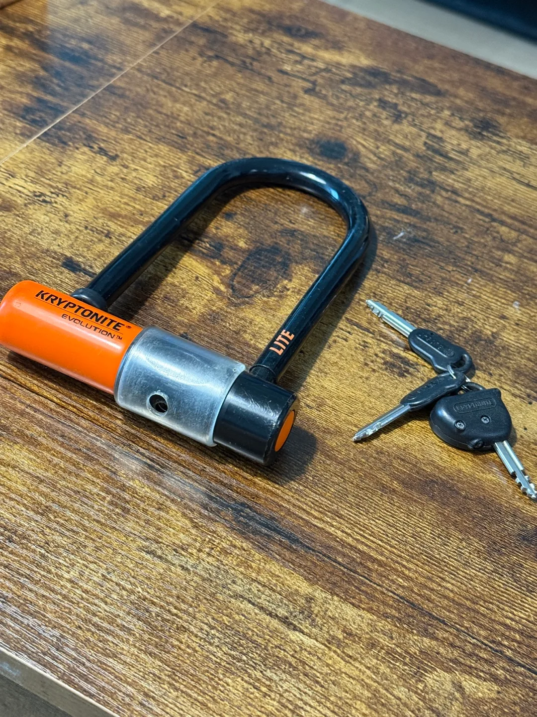 Kryptonite Evolution Lite Mini-6 U-Lock – Includes 3 Keys