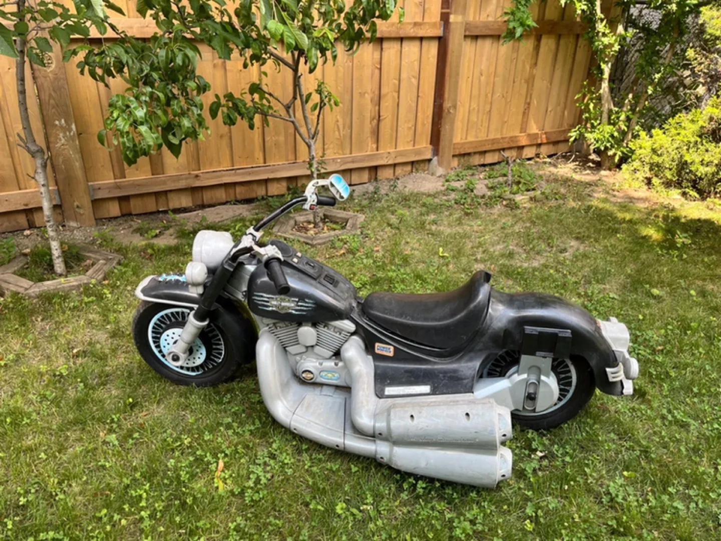 Harley-Davidson Kids Ride-On Motorcycle thumbnail