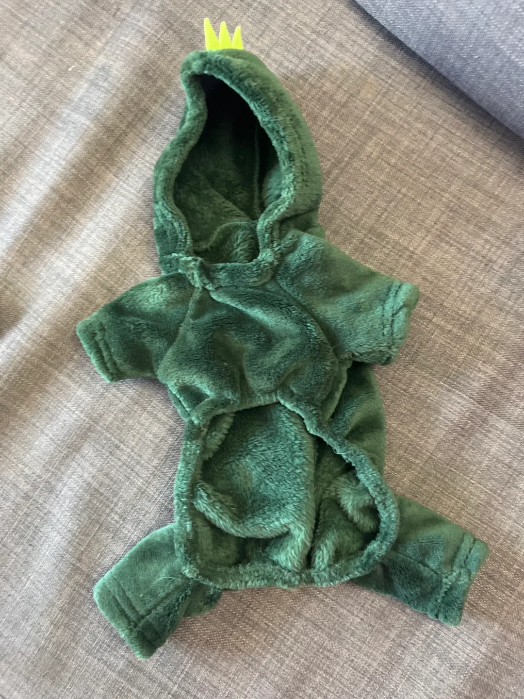 Green Dinosaur Costume  for a cat or dog image indicator(3)