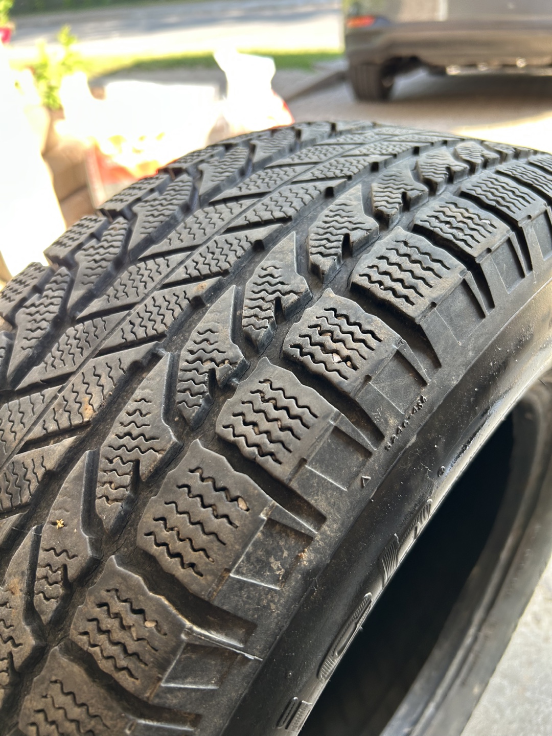 BFGoodrich Winter Slalom KSI 235/70R16 Tire