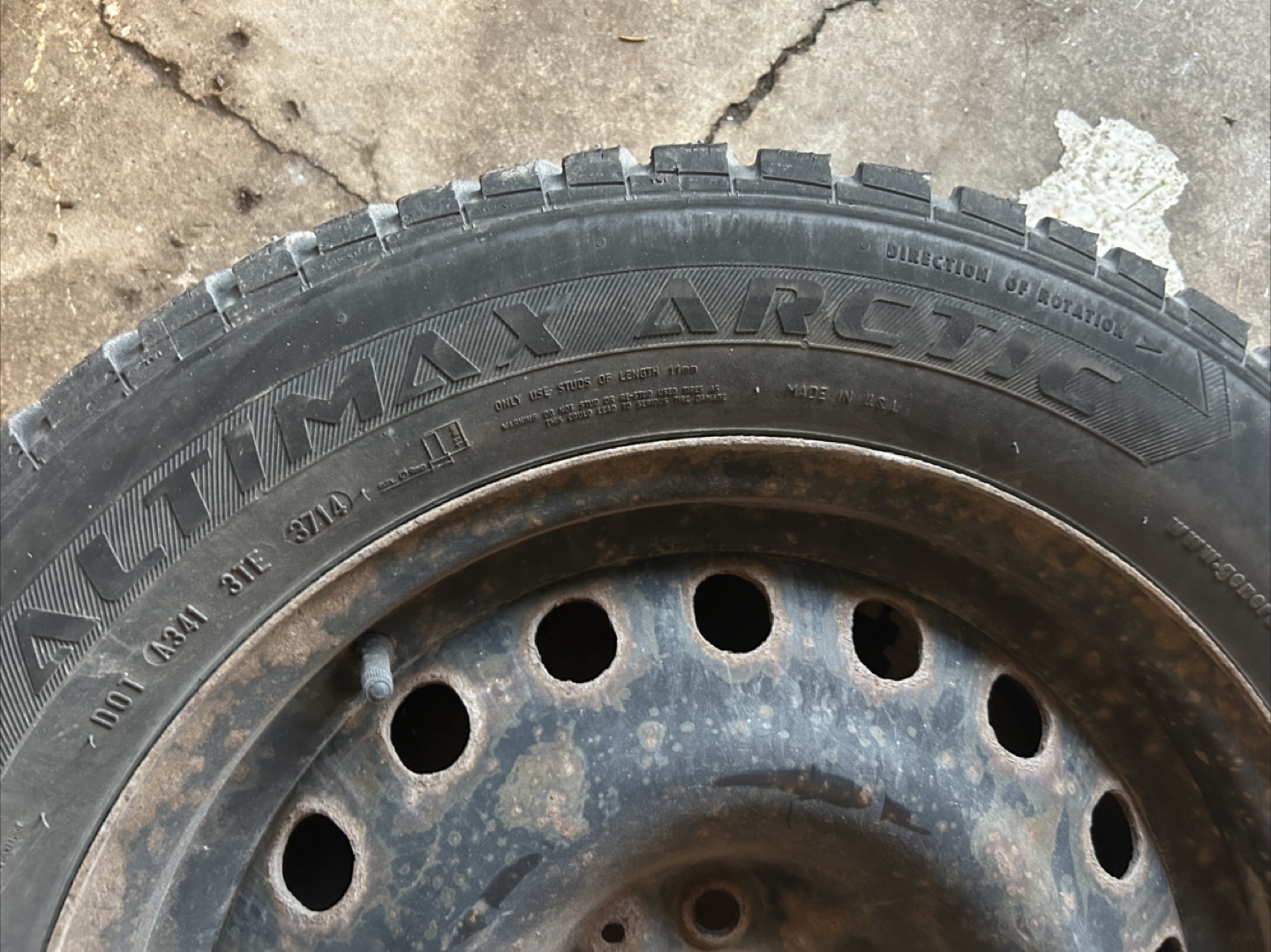 General Altimax Arctic 225/60R17 Studded Winter Tires - photo 4
