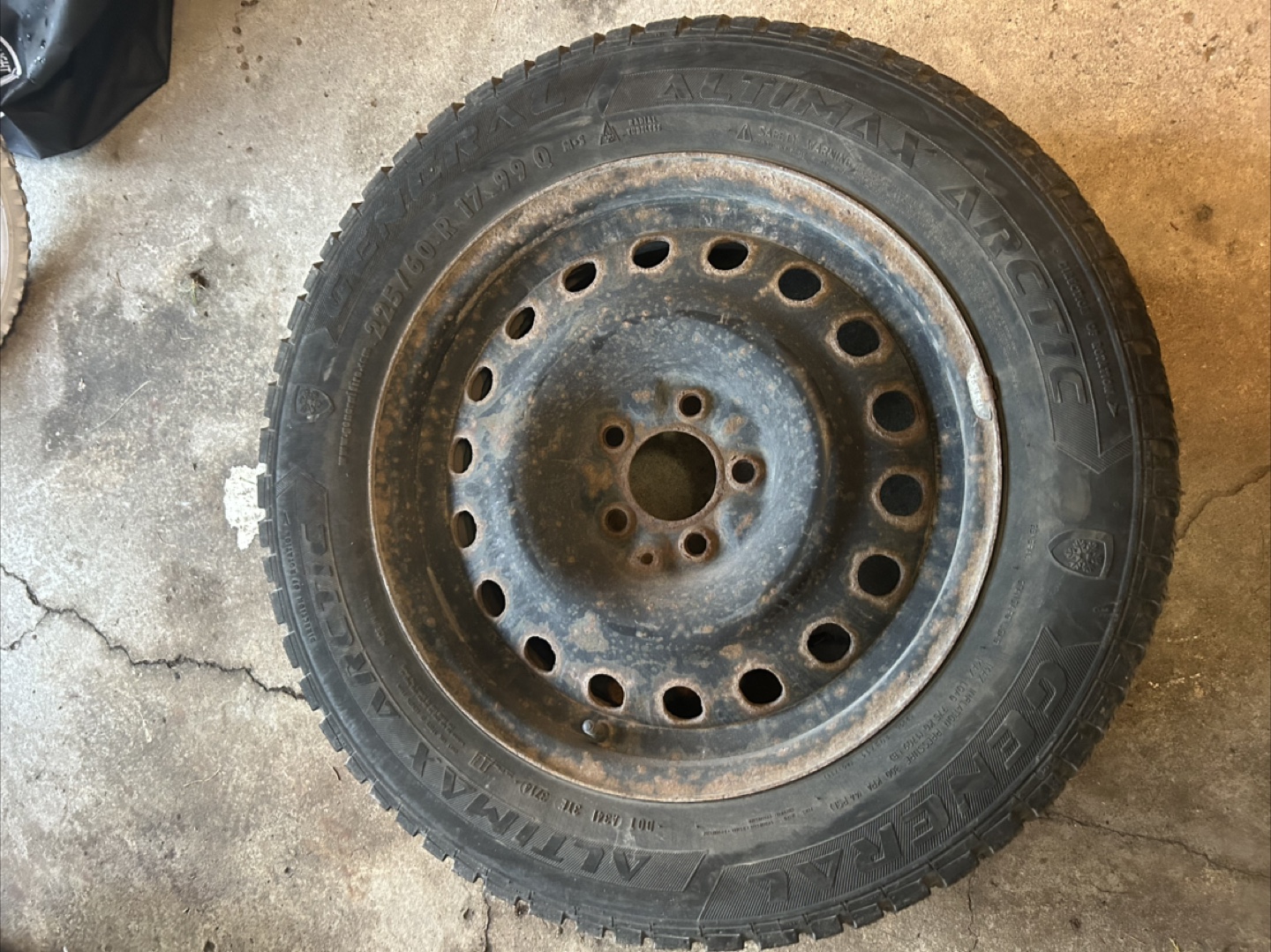 General Altimax Arctic 225/60R17 Studded Winter Tires - photo 3