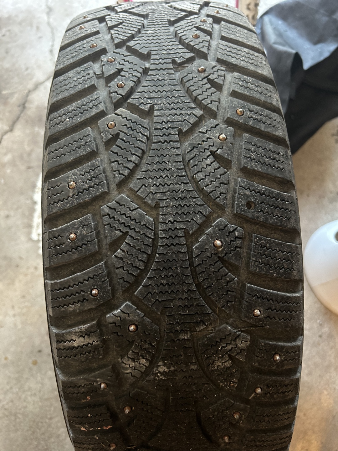 General Altimax Arctic 225/60R17 Studded Winter Tires - photo 5