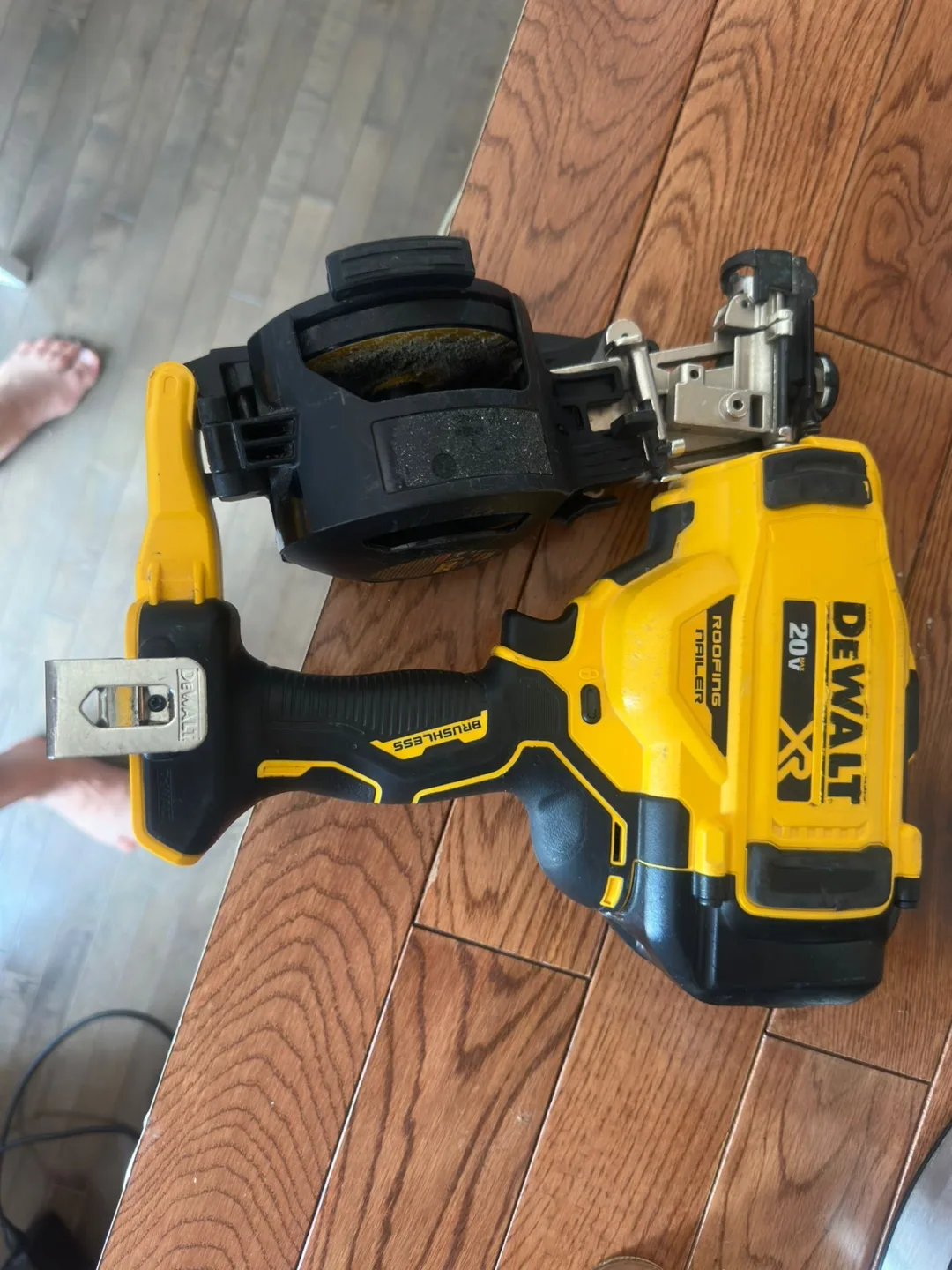 DeWalt Roofing Nailer (With Warranty) image indicator(2)