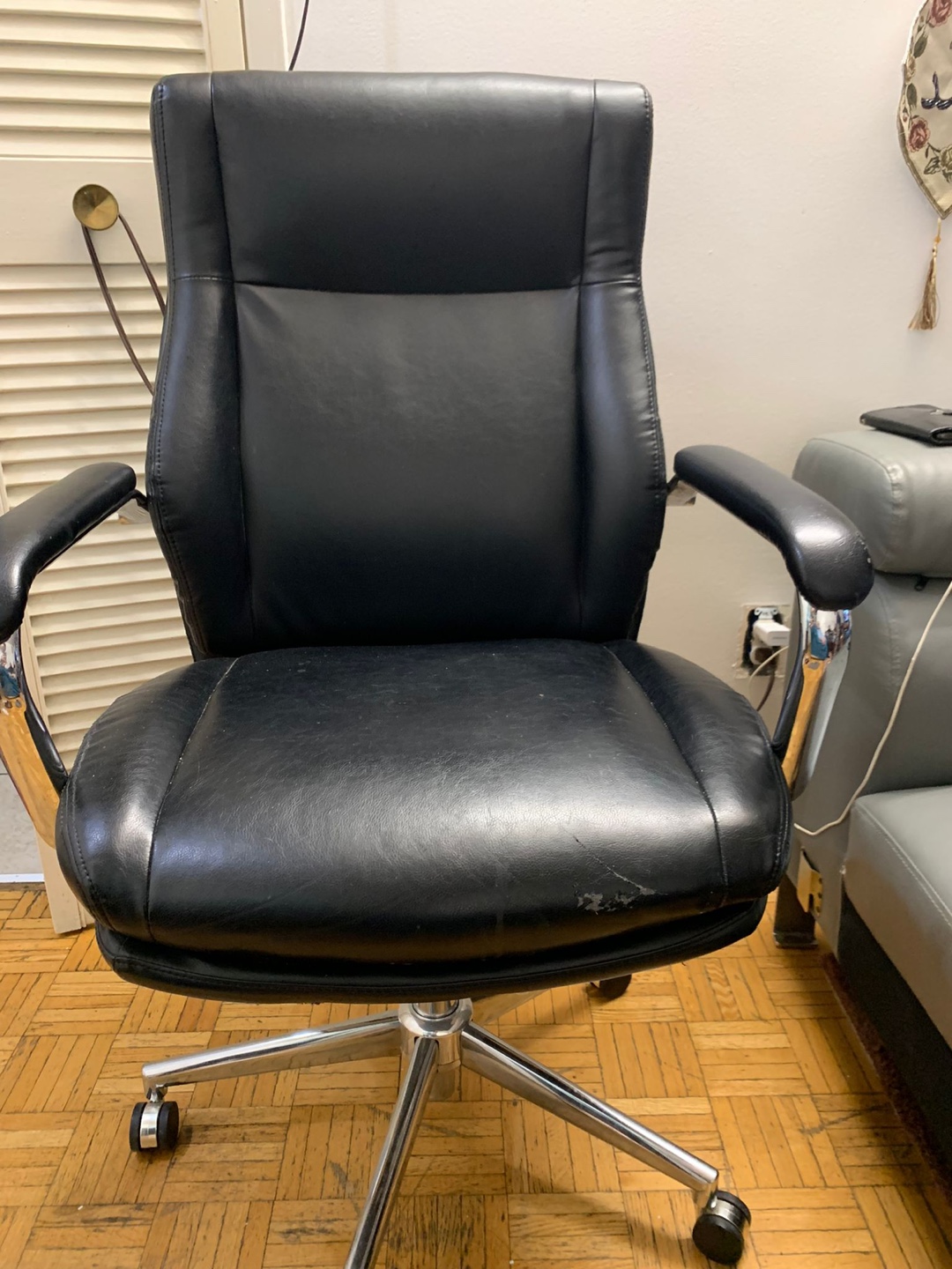 Black Executive Office Chair - photo 3