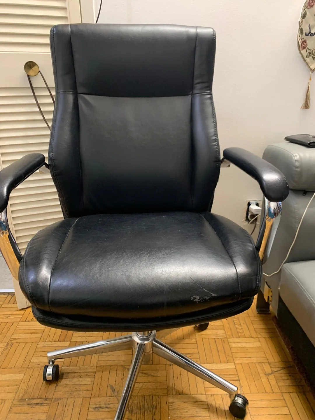 Black Executive Office Chair image indicator(3)