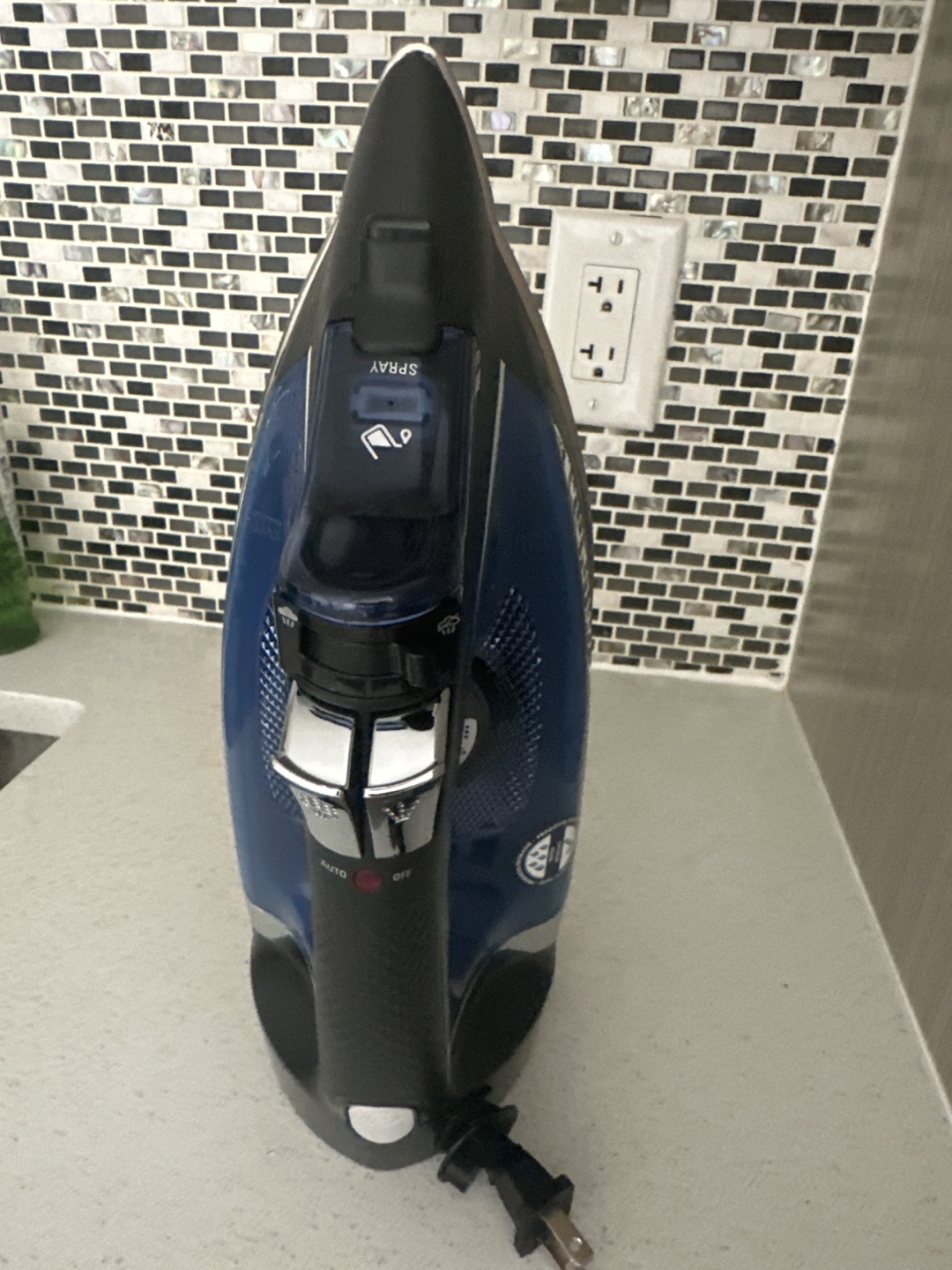 Rowenta Performance+ Cordreel Iron - Like New! - photo 5