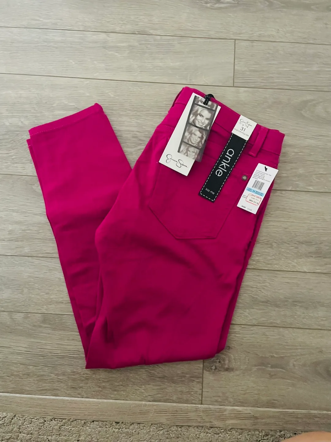 New Jessica Simpson Ankle Kiss Me Jeans - Size 31 thumbnail