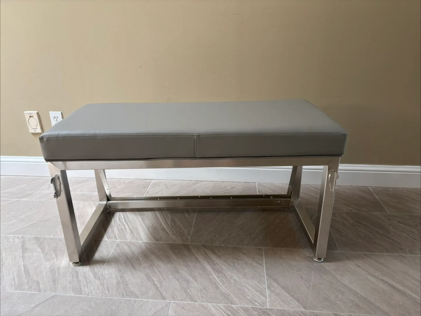 🇨🇦Grey shoes bench with Metal Frame thumbnail