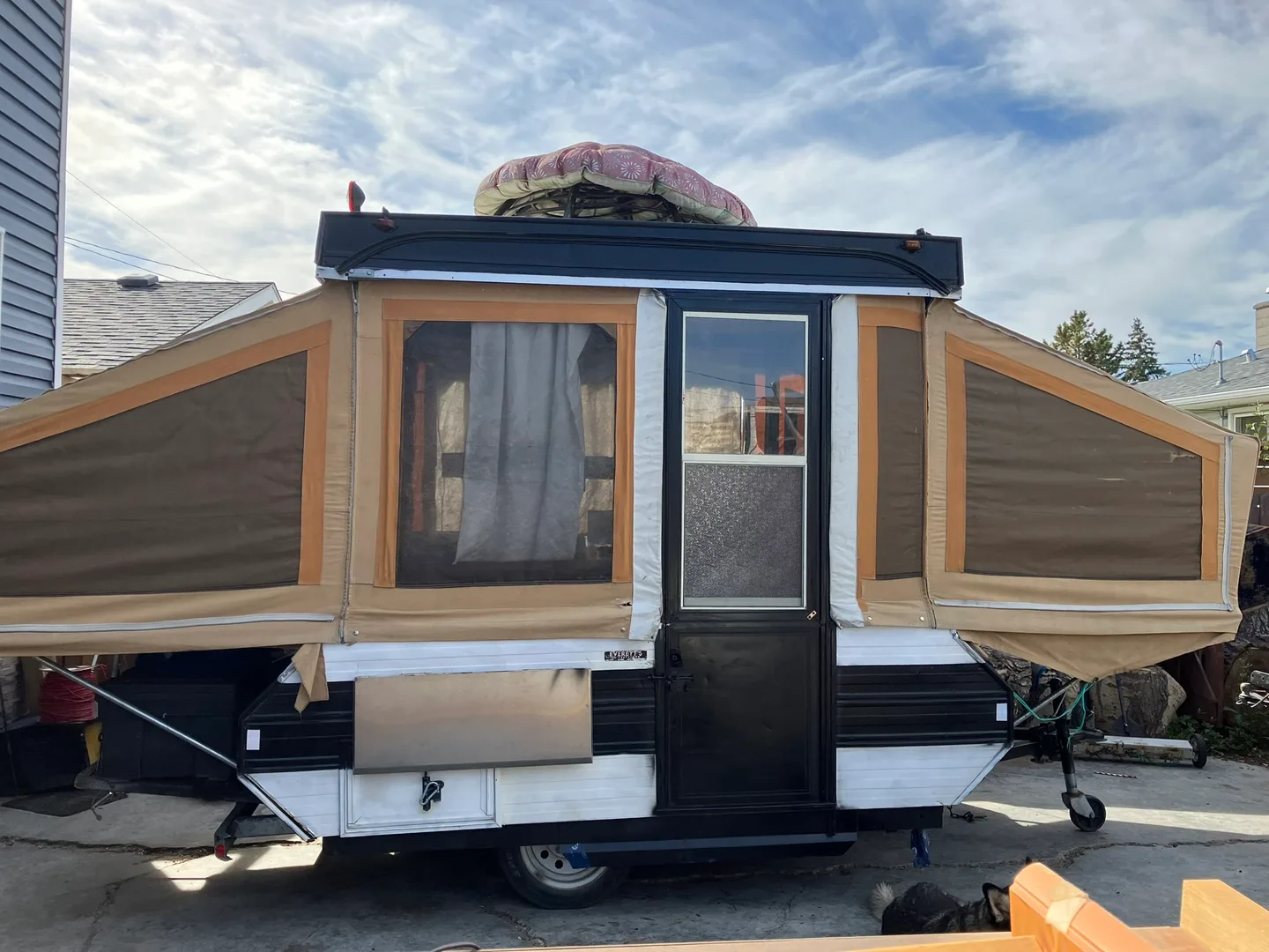 Vintage Camp-Lite Pop-Up Camper Trailer thumbnail