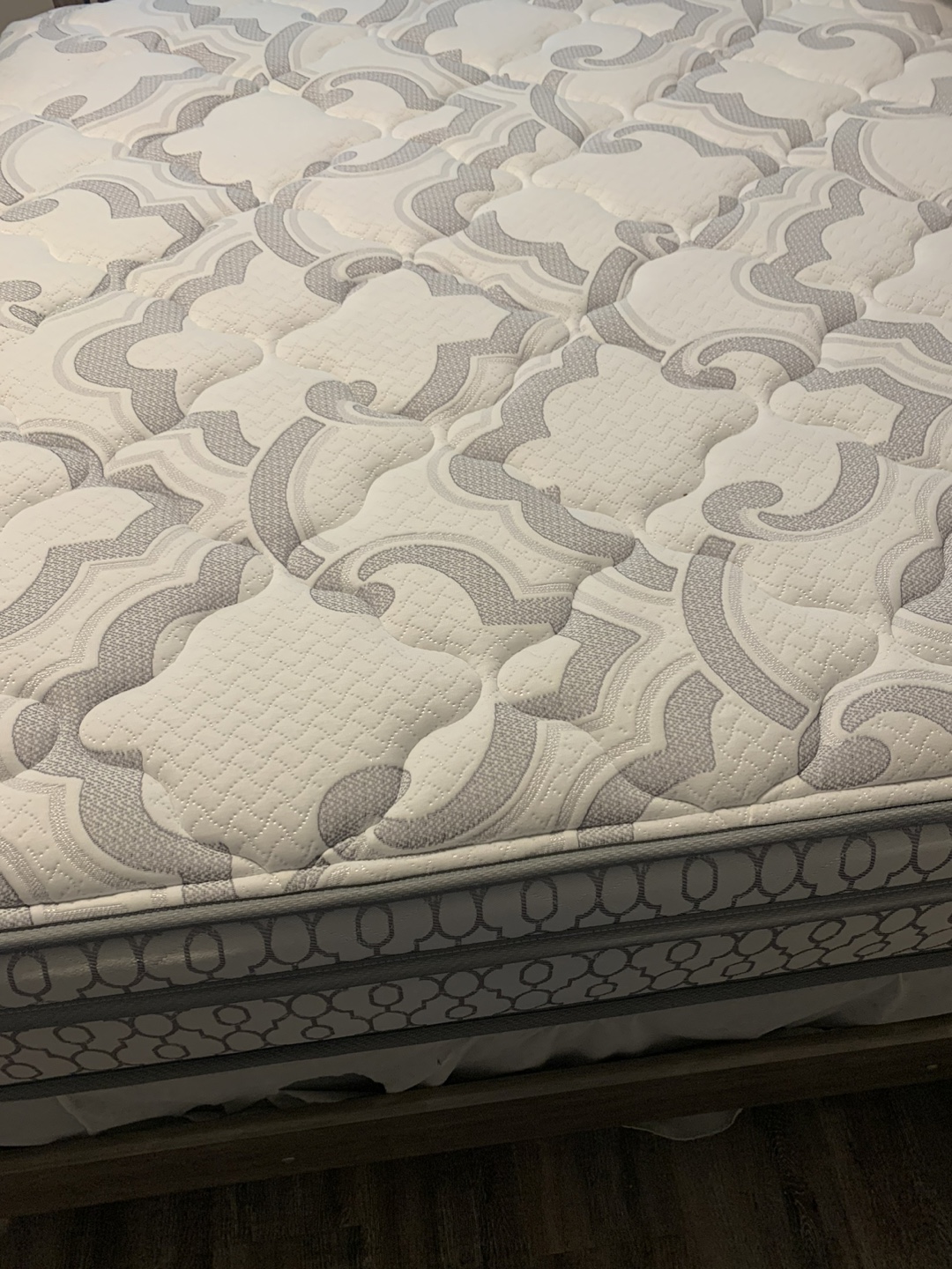Queen Size Mattress and Boxspring