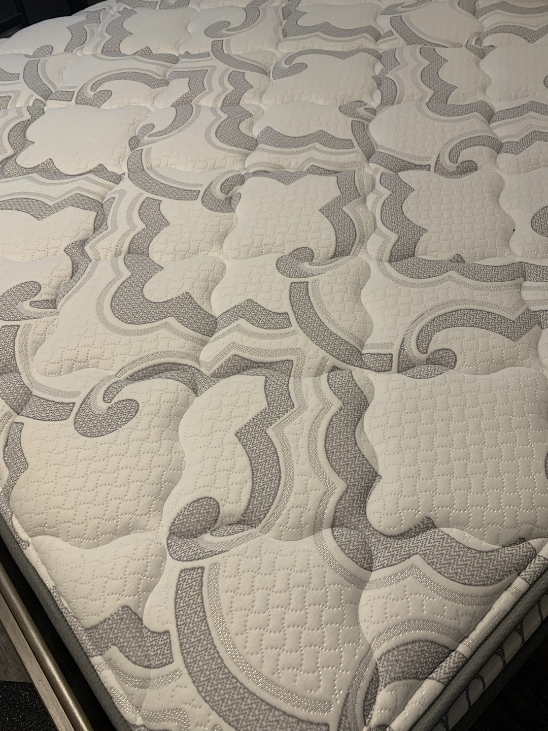 Queen Size Mattress and Boxspring - photo 2