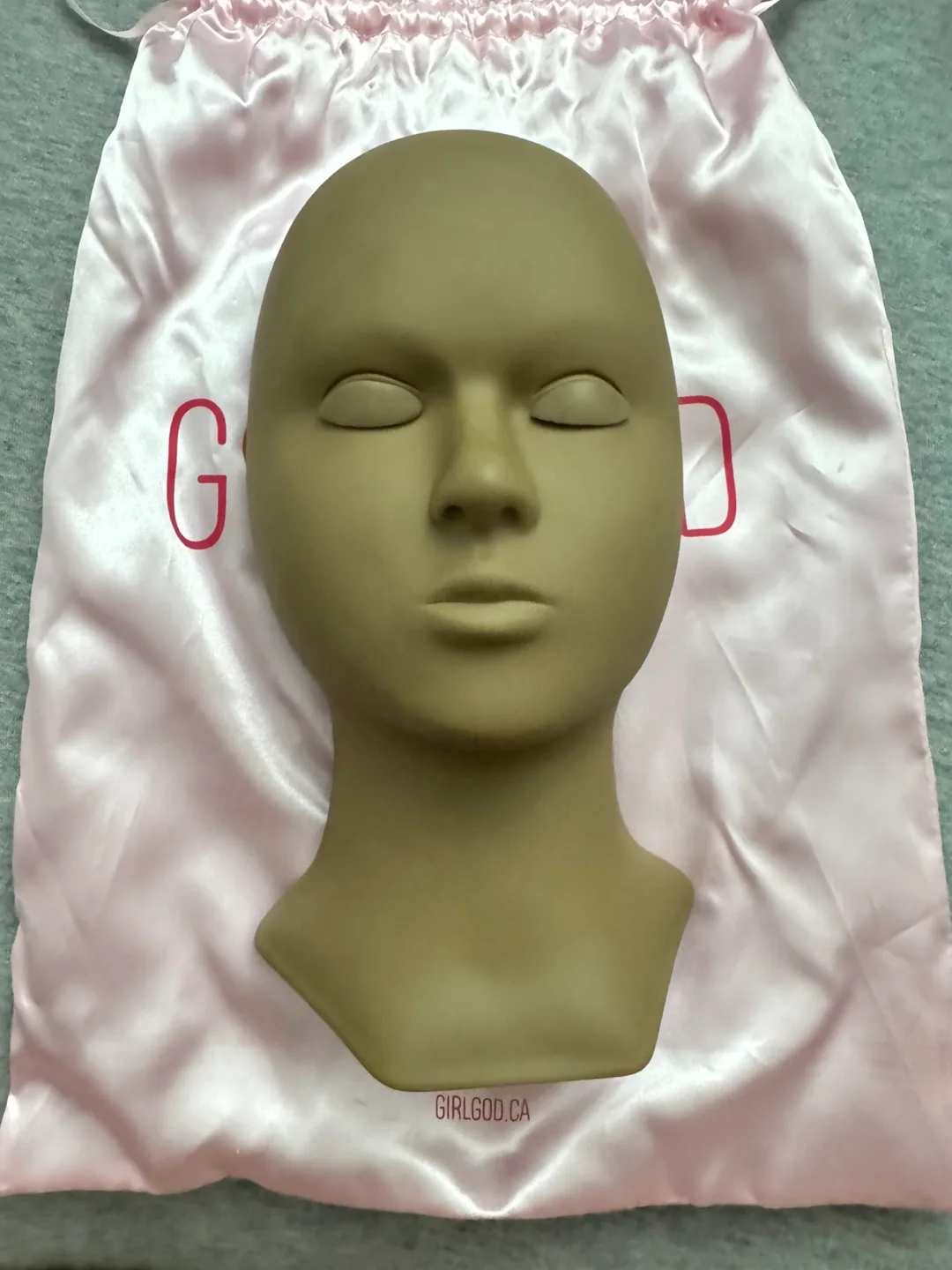 GIRLGOD Mannequin Head with Bag thumbnail