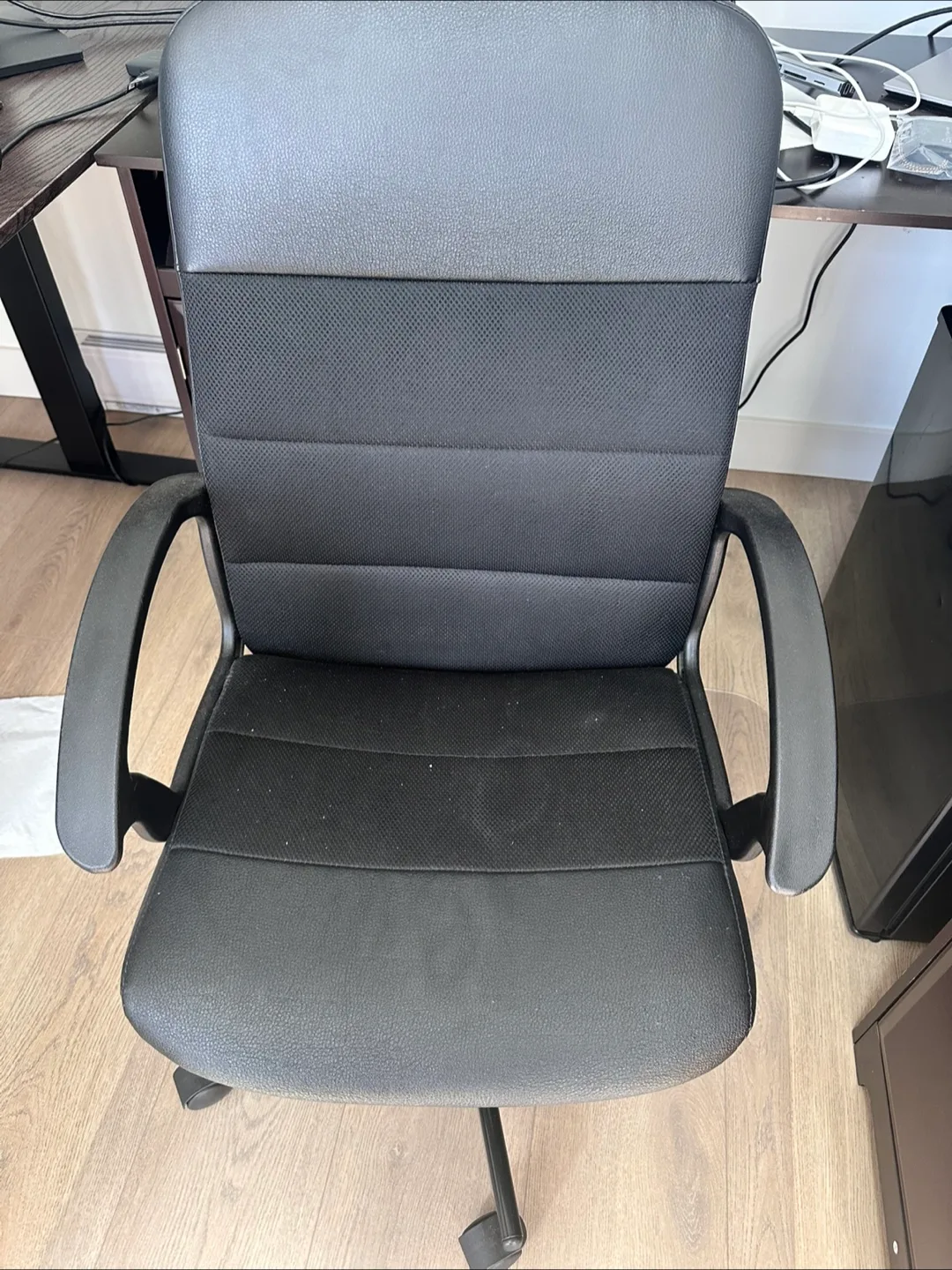 IKEA Black Office Chair thumbnail