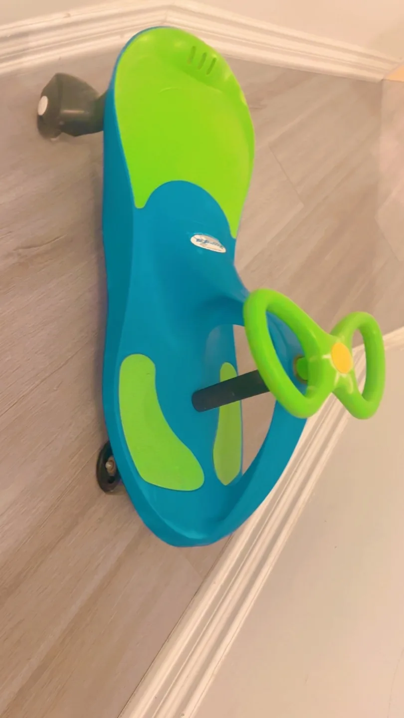 PlasmaCar Ride-On Toy image indicator(2)