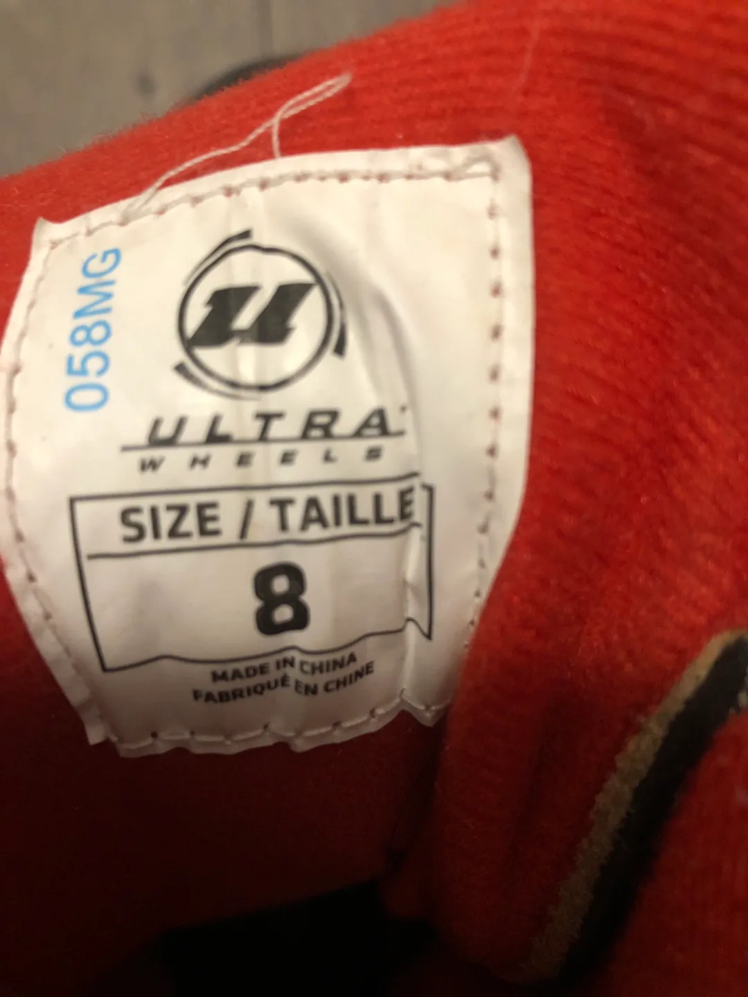 Ultra Wheels Roller Blades - Size 8 🇨🇦 image indicator(3)