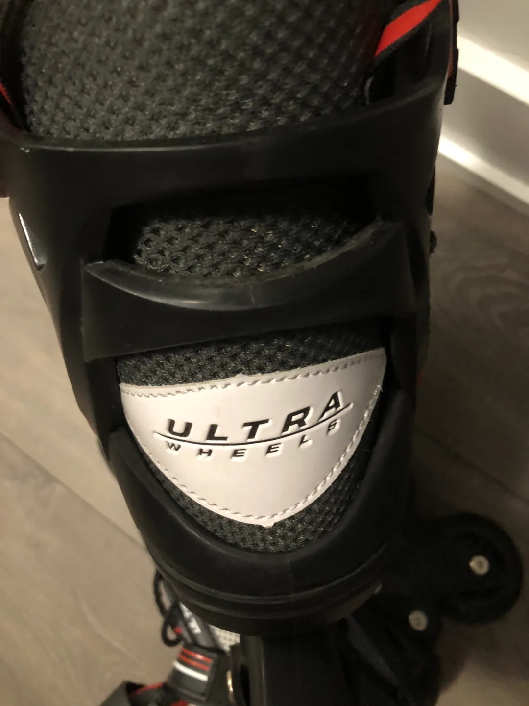 Ultra Wheels Roller Blades - Size 8 🇨🇦 image indicator(4)
