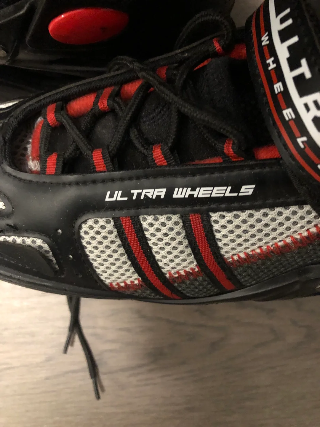 Ultra Wheels Roller Blades - Size 8 🇨🇦 image indicator(2)