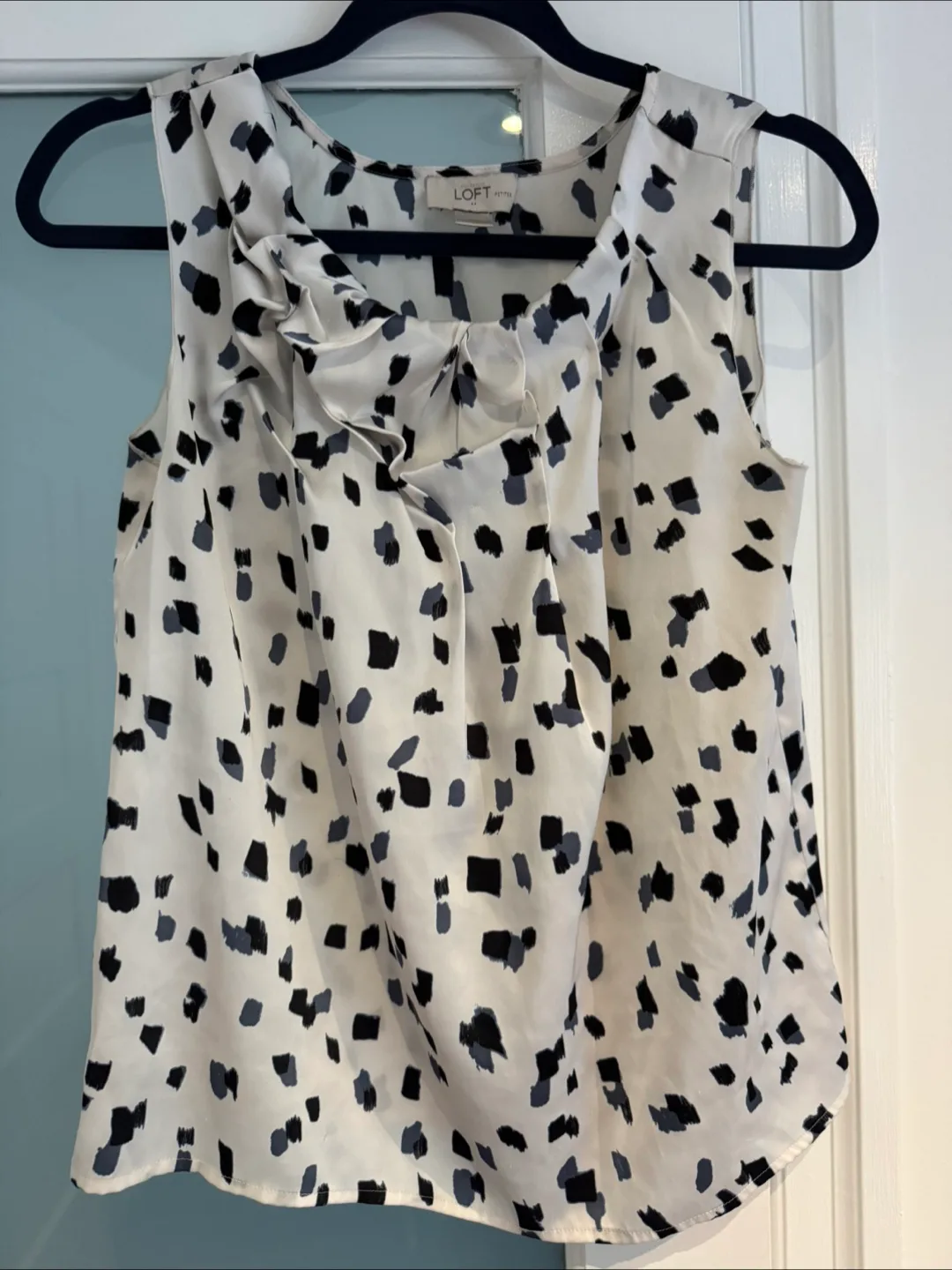 LOFT Petites Sleeveless Blouse - Size XSP thumbnail