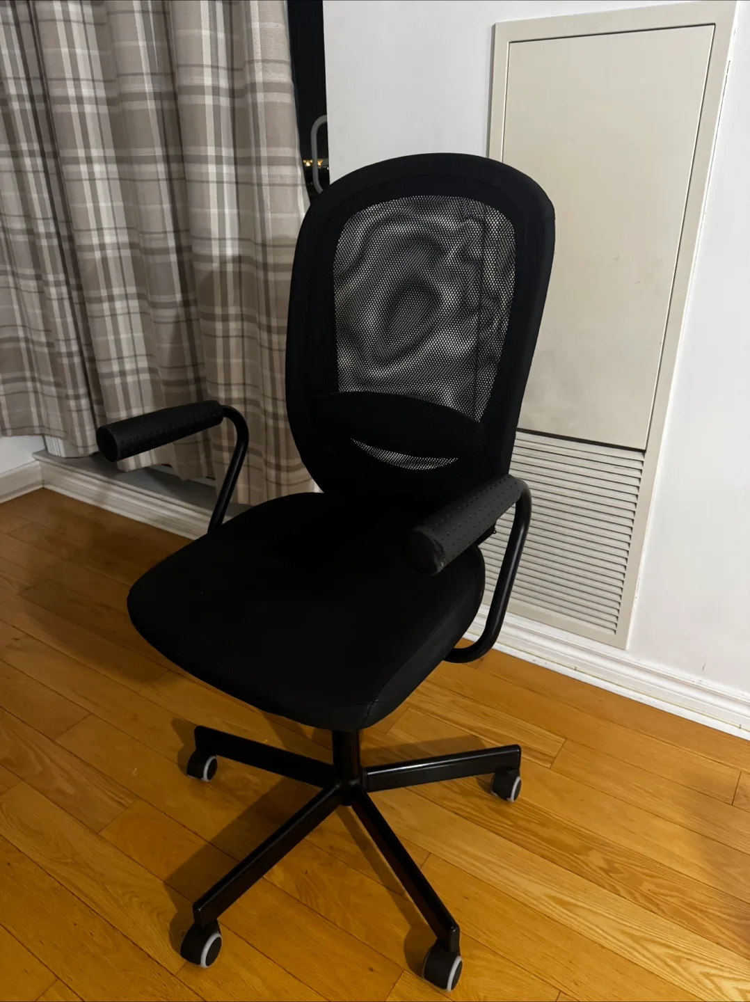IKEA FLINTAN Office Chair – Ergonomic & Adjustable thumbnail