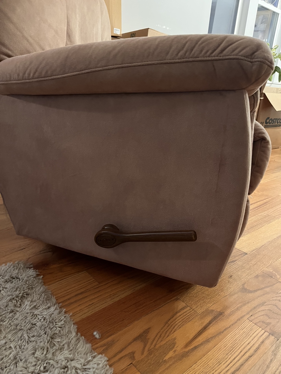 Beige Recliner Chair - Cozy and Comfy! - photo 3