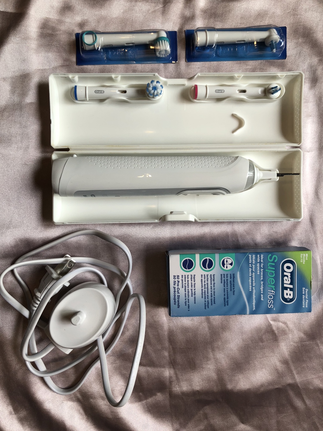 Oral-B Braun Electric Toothbrush with Extra Heads