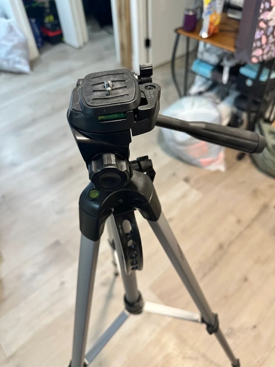 Camera Tripod - Great Condition! thumbnail